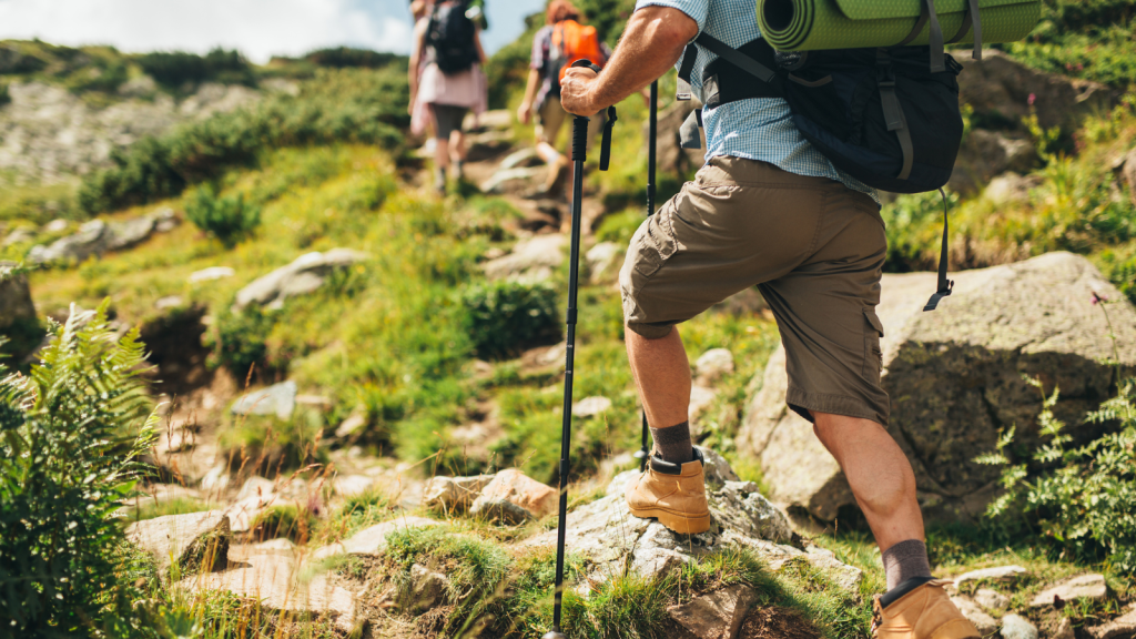 what to wear hiking